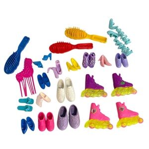 Vintage Barbie Doll Rollerblades Shoes & Brushes